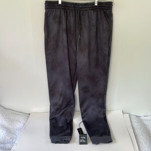 Tahari Men's  XL Jogger Sweatpants Slim fit Tapered Leg  Regular Length NWT Camo